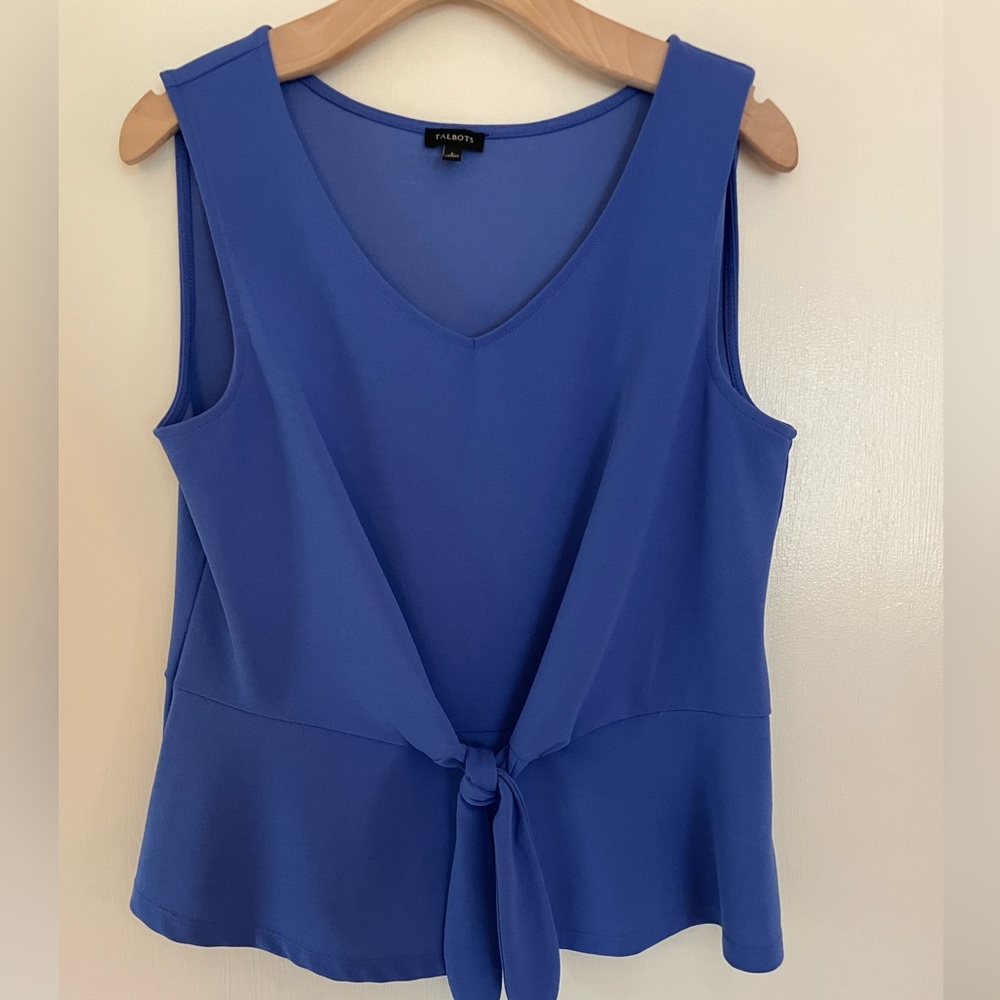 Talbots interesting knot detail blue sleeveless peplum v-neck top, size L
